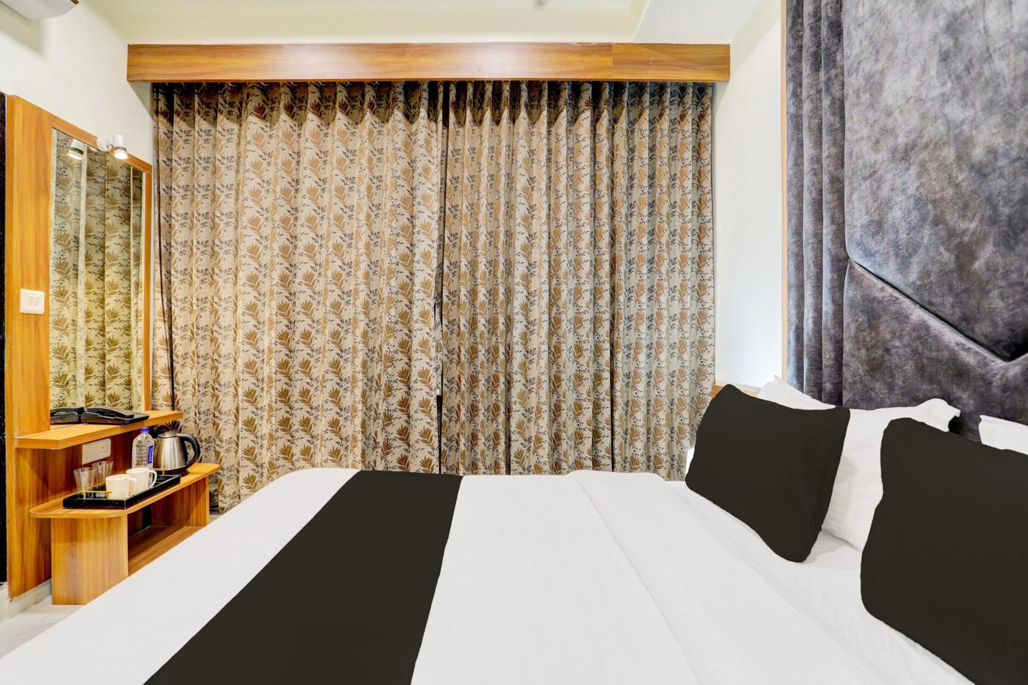 Hotel O Sun Light Ahmedabad Exterior foto